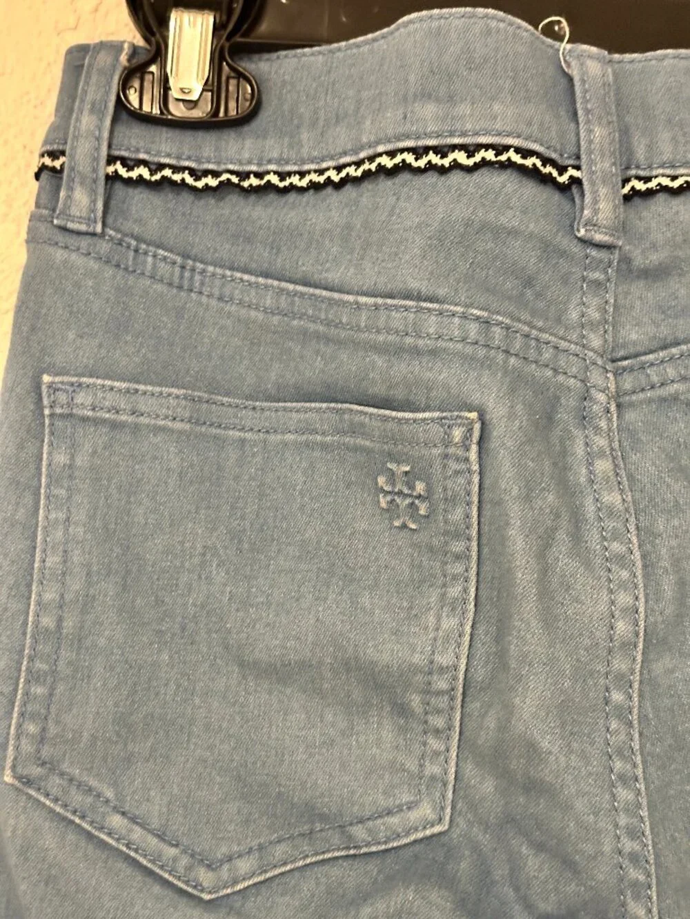 Tory Burch Light Wash Ruffle Trim Capri Jeans Size 24